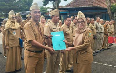 15 ASN Terima SK Kenaikan Pangkat di Dinas Perumahan, Kawasan Permukiman dan Lingkungan Hidup Banjarnegara